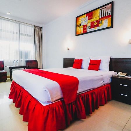 Reddoorz Plus Near Mall Ratu Indah 2 マカッサル エクステリア 写真
