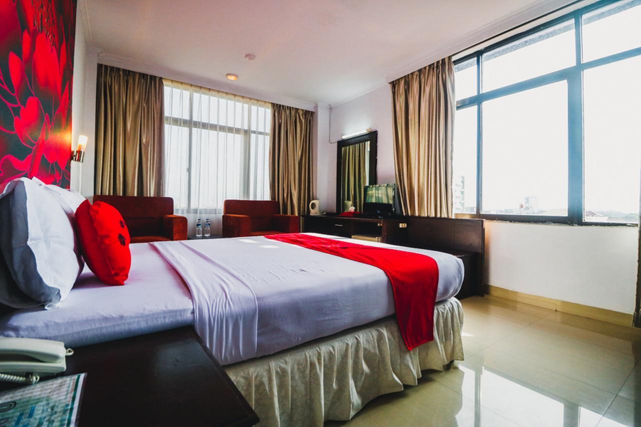 Reddoorz Plus Near Mall Ratu Indah 2 マカッサル エクステリア 写真